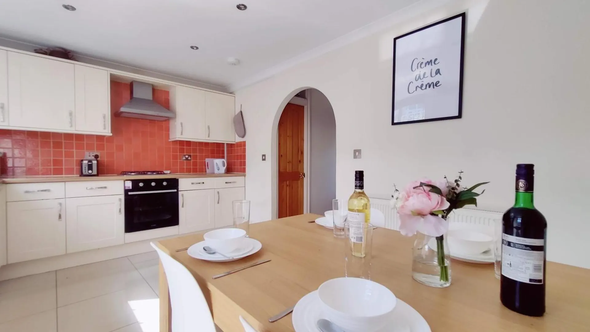Spacious 3 Bedroom Whitechapel City Home - 9 Mins From Tower Bridge With Free Parking & Garden 伦敦 英国
