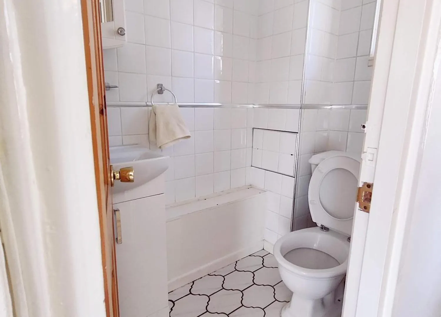 Spacious 3 Bedroom Whitechapel City Home - 9 Mins From Tower Bridge With Free Parking & Garden London 0*,